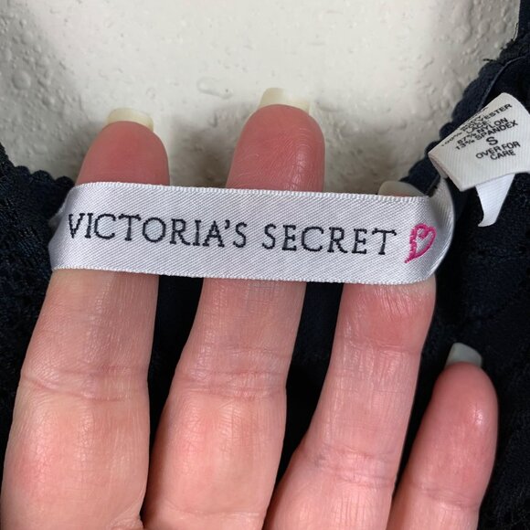 Vintage 90’s/Y2K Victoria’s Secret Black Lace and Sheer Babydoll Whimsigoth Slip - Picture 3 of 8